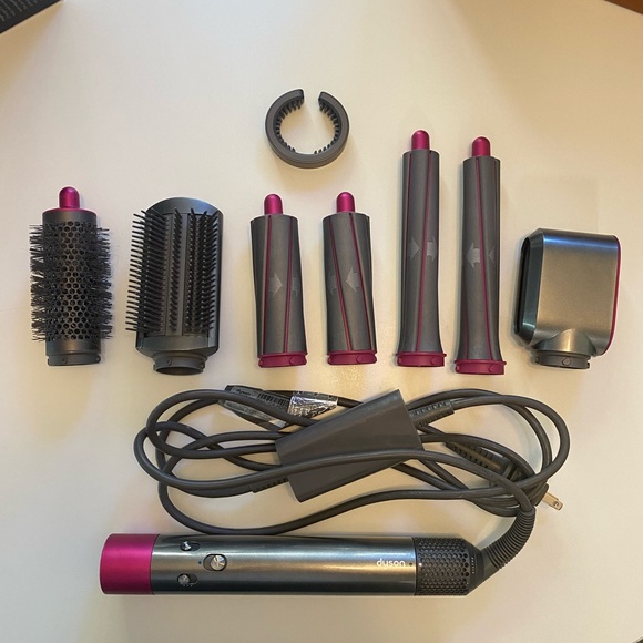 SOLD Dyson airwrap - Picture 5 of 6